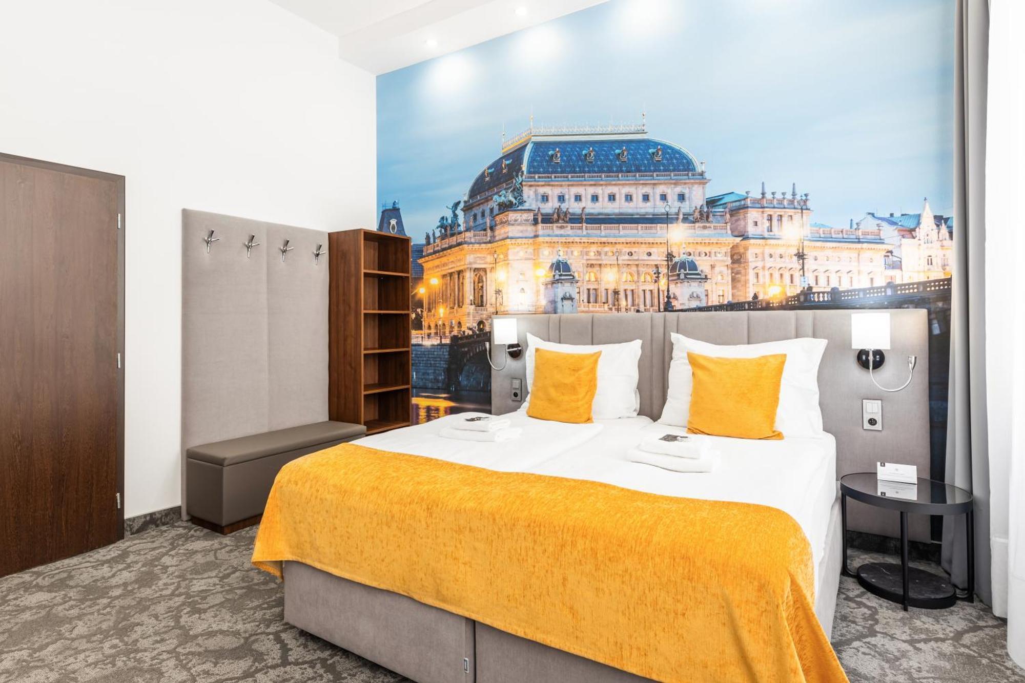 Hotel A1 Royal Plaza Praga Esterno foto