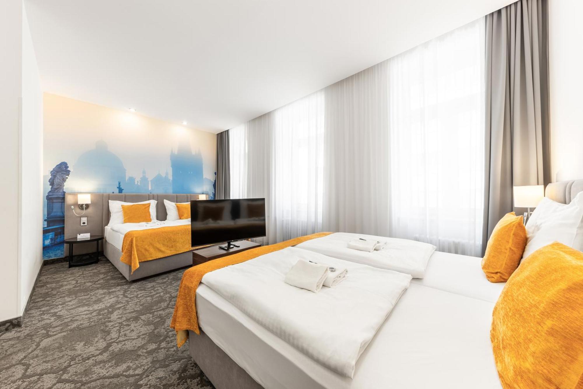 Hotel A1 Royal Plaza Praga Esterno foto