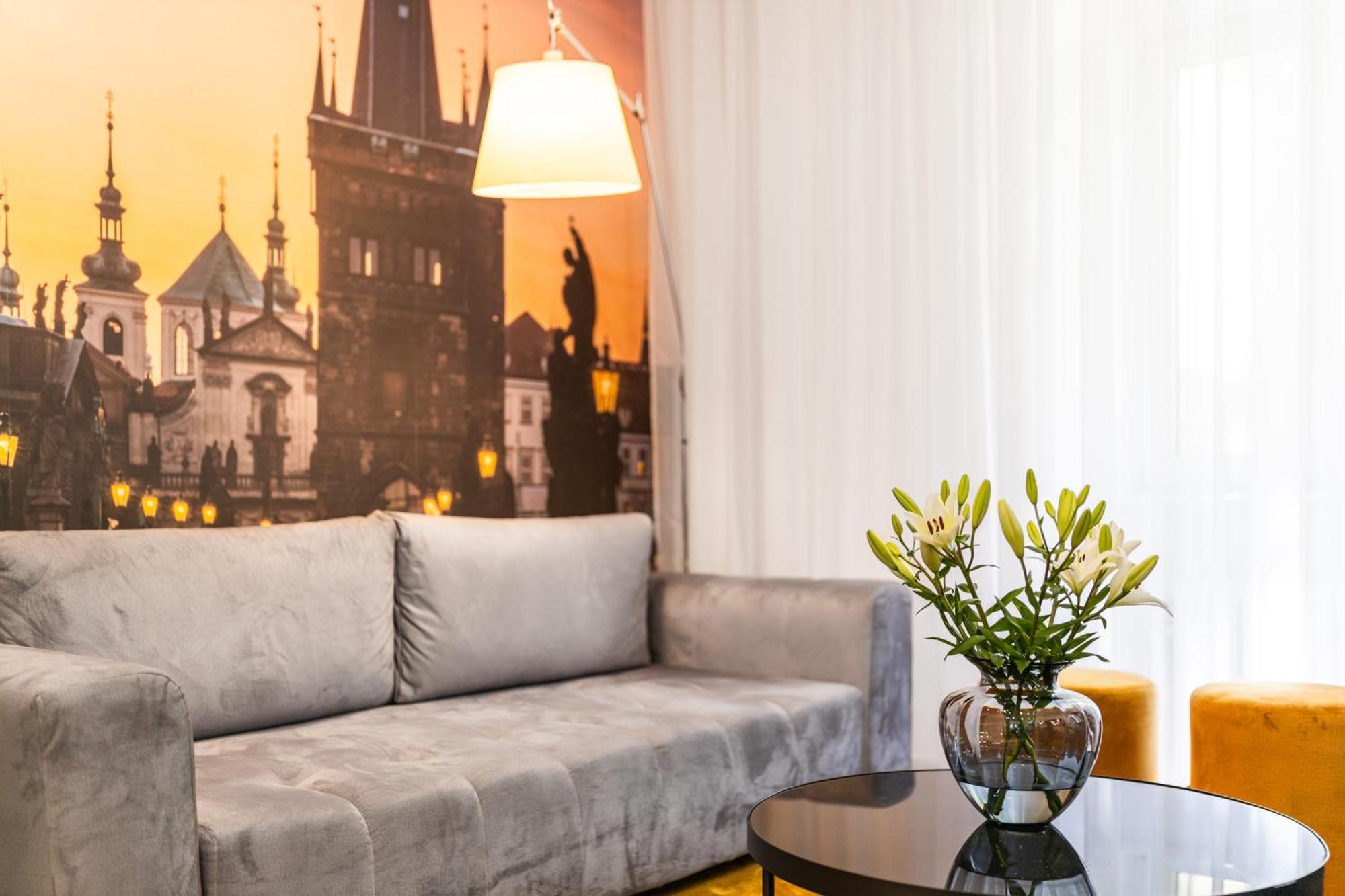 Hotel A1 Royal Plaza Praga Esterno foto